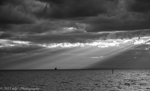 BW II Jacobs Ladder over Williamstown from Elwood Beach, 18 April 2015